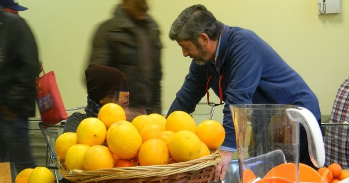 Vivere insieme per una zuppa di Roberto Caruso Vivere insieme per una zuppa-Roberto Caruso