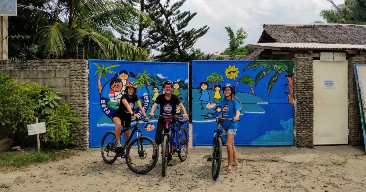 In bici sotto le palme di Elisa Gabrieli In bici sotto le palme-Elisa Gabrieli