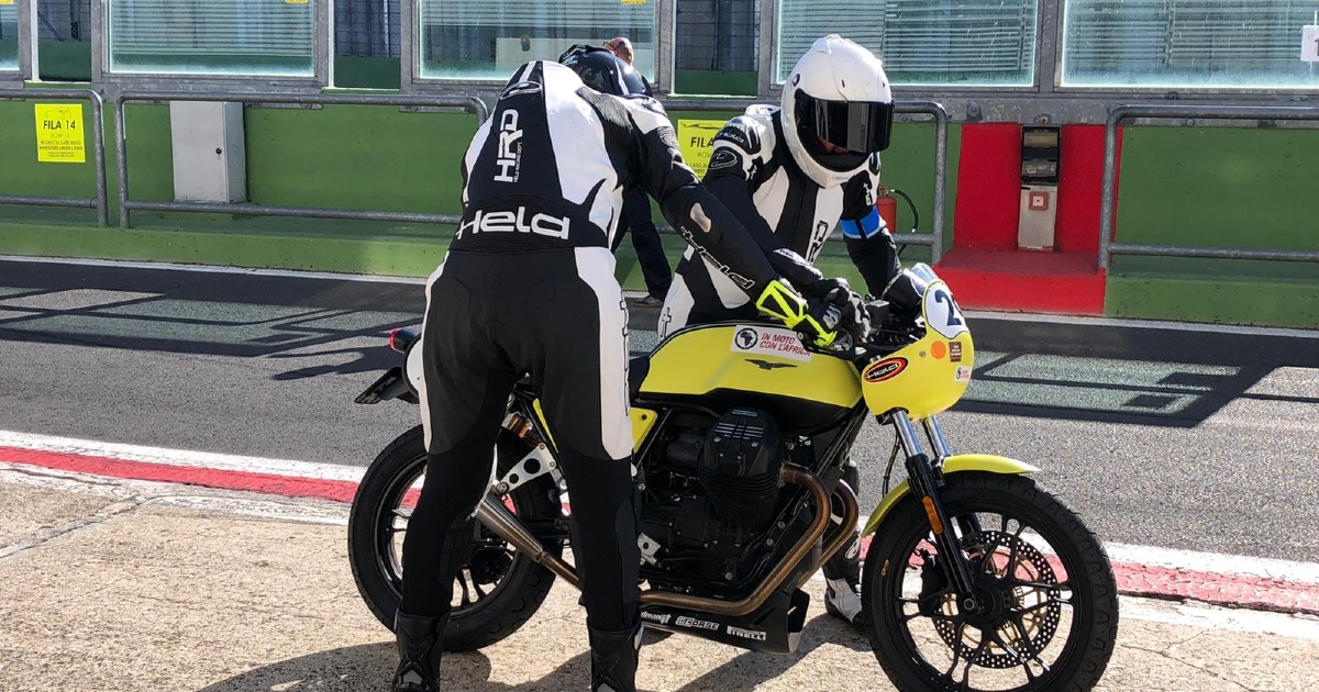 IN PISTA CON L'AFRICA di Marco Visonà IN PISTA CON L'AFRICA-Marco Visonà