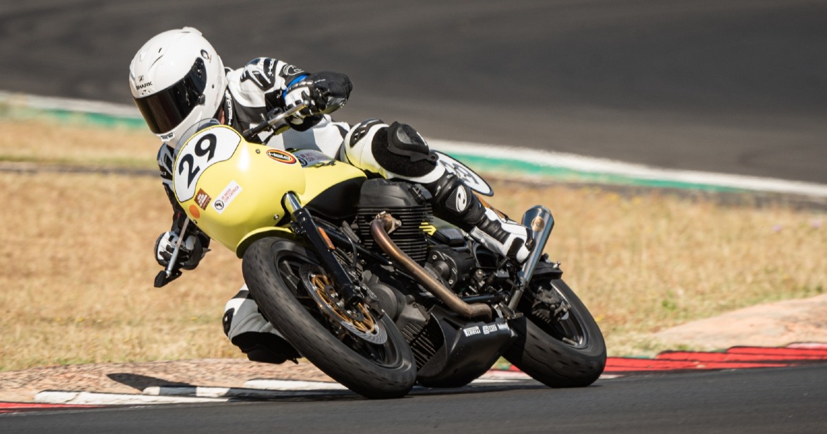 IN PISTA CON L'AFRICA di Marco Visonà IN PISTA CON L'AFRICA-Marco Visonà