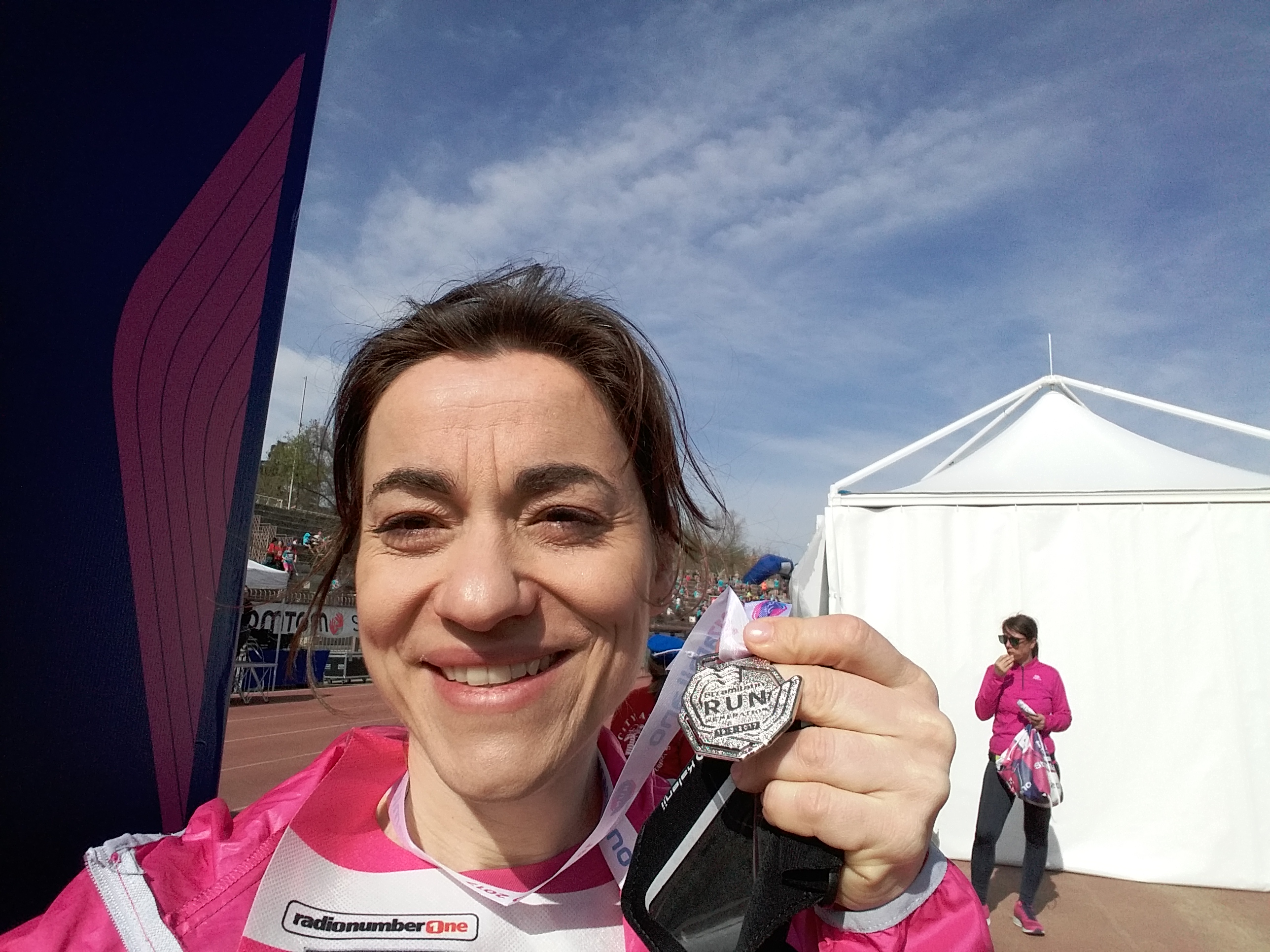 In corsa per L'Abbraccio! di Daniela Cipriani In corsa per L'Abbraccio!-Daniela Cipriani