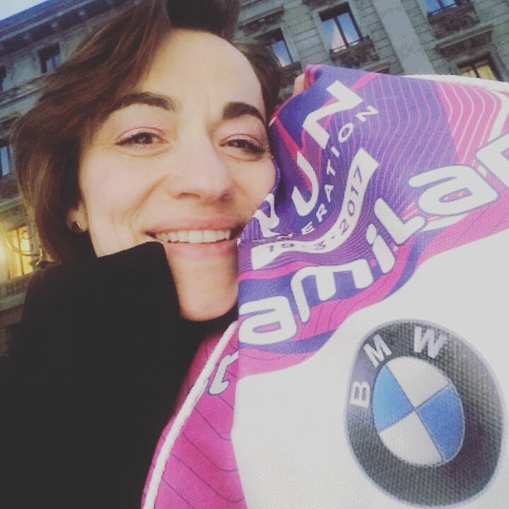 In corsa per L'Abbraccio! di Daniela Cipriani In corsa per L'Abbraccio!-Daniela Cipriani