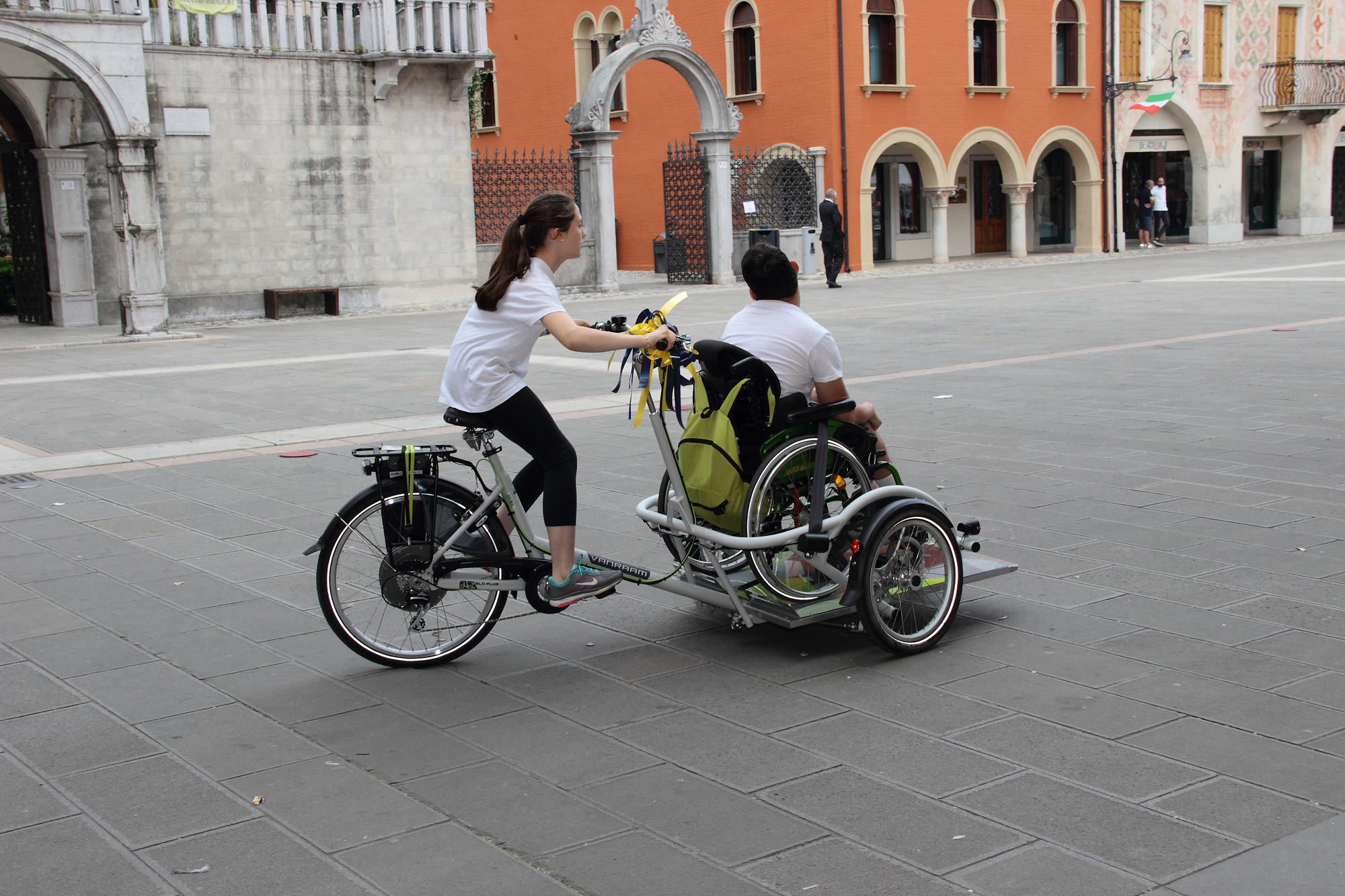 CORRI-AMO INSIEME, TUTTO E' POSSIBILE! di Michele Pittacolo CORRI-AMO INSIEME, TUTTO E' POSSIBILE!-Michele Pittacolo