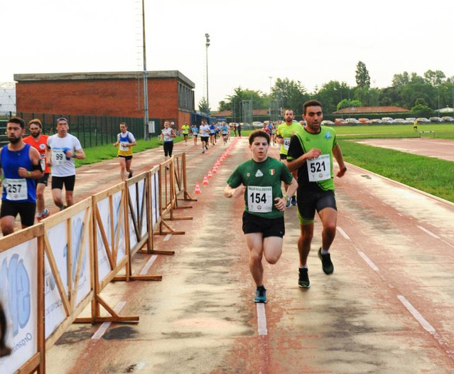 In corsa per la Croce Rossa di Milano! di Marco Pedrini In corsa per la Croce Rossa di Milano!-Marco Pedrini