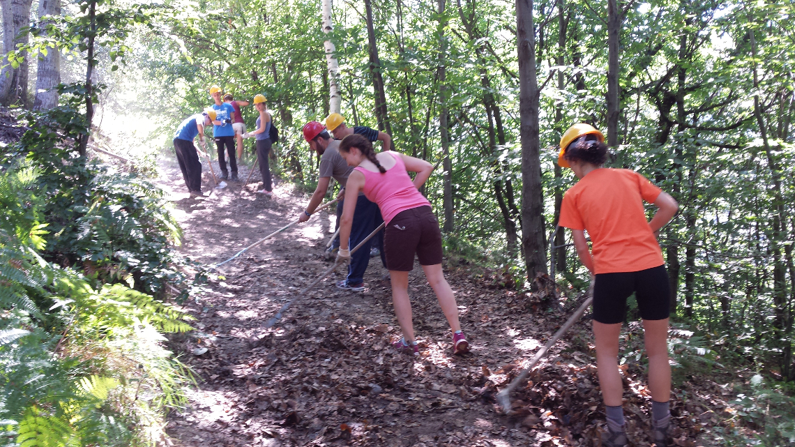 Nuove gocce di vita - Progetto Sorgenti di Ass. Vivere la Montagna Cumiana (TO) Nuove gocce di vita - Progetto Sorgenti-Ass. Vivere la Montagna Cumiana (TO)