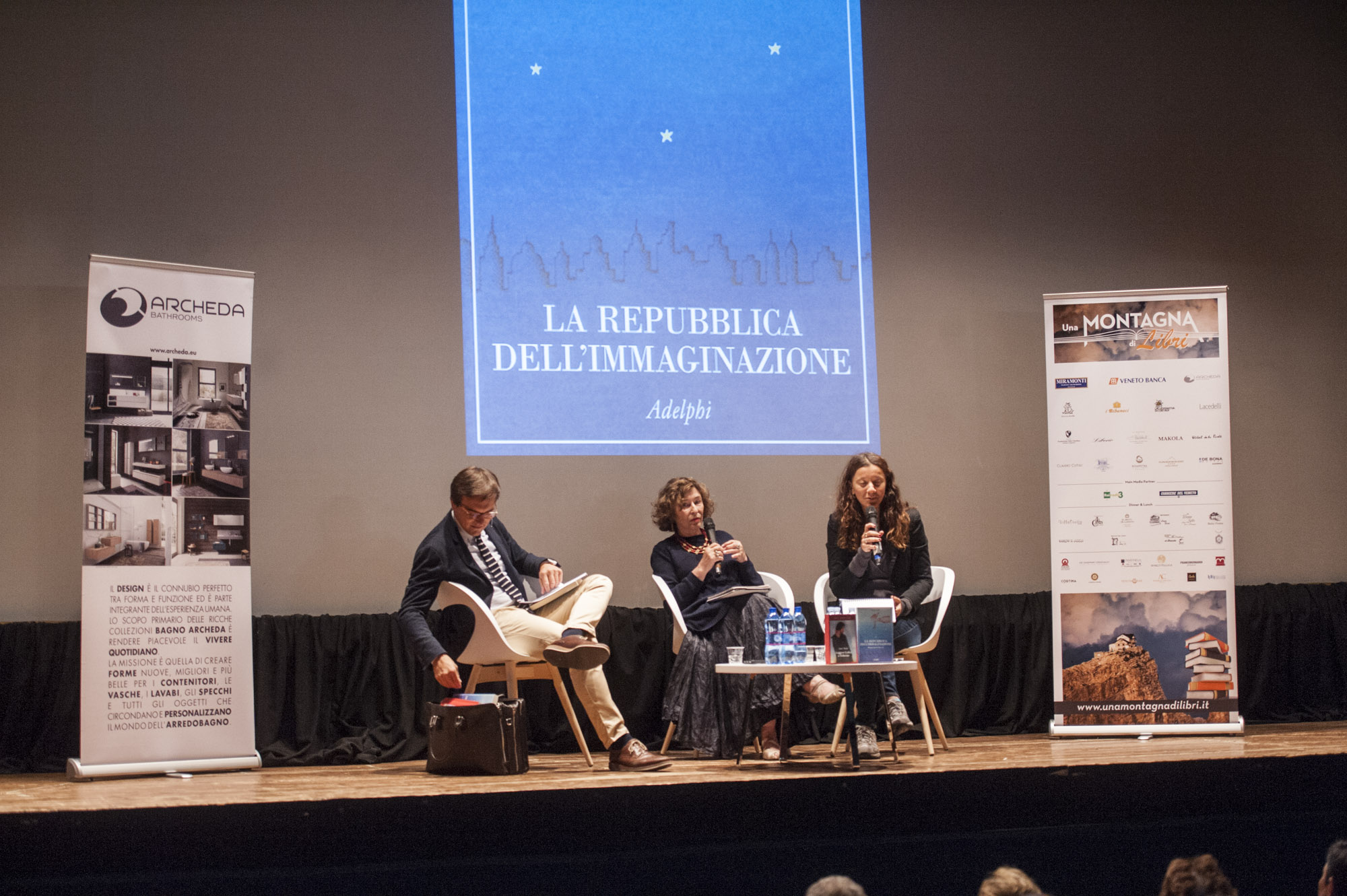 Cortina è tua. Dolomiti frontiera aperta di Una Montagna di Libri Cortina d'Ampezzo Cortina è tua. Dolomiti frontiera aperta-Una Montagna di Libri Cortina d'Ampezzo