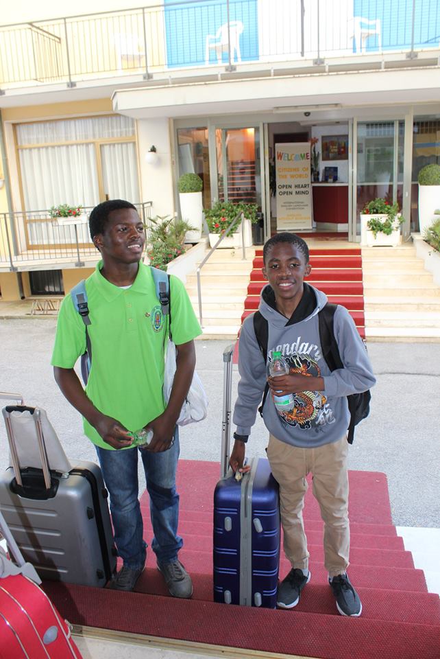 HIPPO ENGLISH LANGUAGE OLYMPIAD di Dirdipiù HIPPO ENGLISH LANGUAGE OLYMPIAD-Dirdipiù