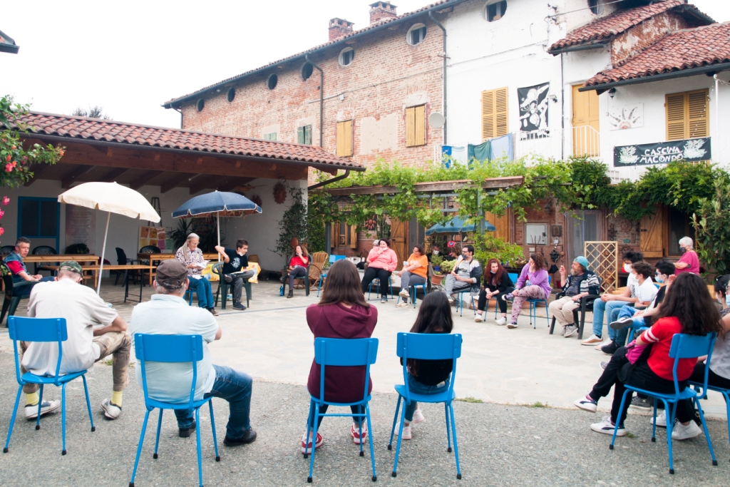 IN ARTE CON di APS CASCINA MACONDO IN ARTE CON-APS CASCINA MACONDO