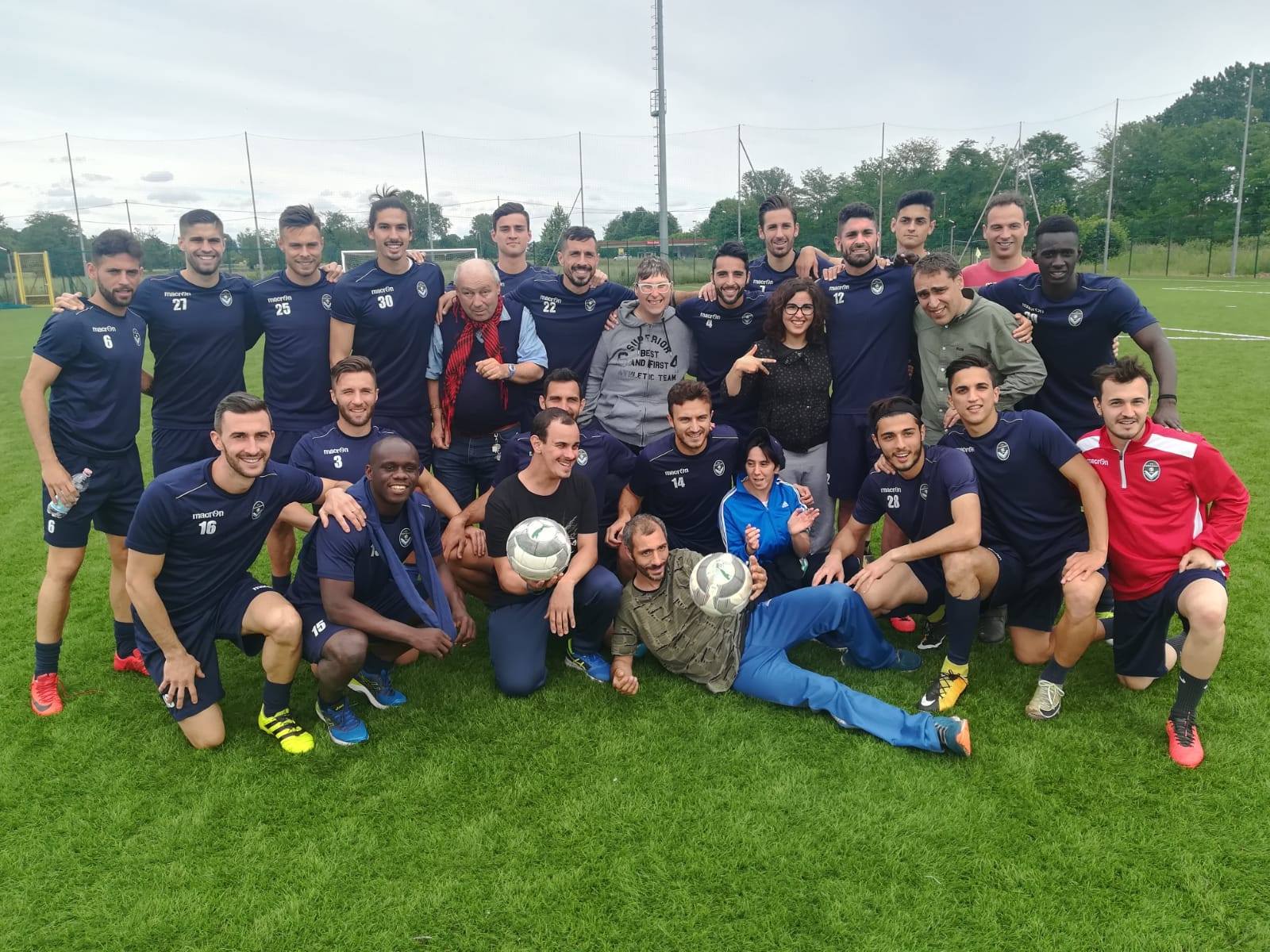 SEMPRE IN MOVIMENTO! di Cascina Biblioteca SEMPRE IN MOVIMENTO!-Cascina Biblioteca