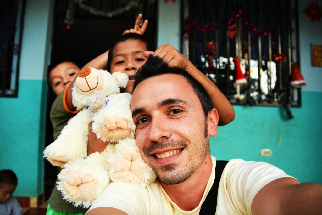 Corri in "Alegria" di Nutrizionisti Senza Frontiere Corri in "Alegria"-Nutrizionisti Senza Frontiere