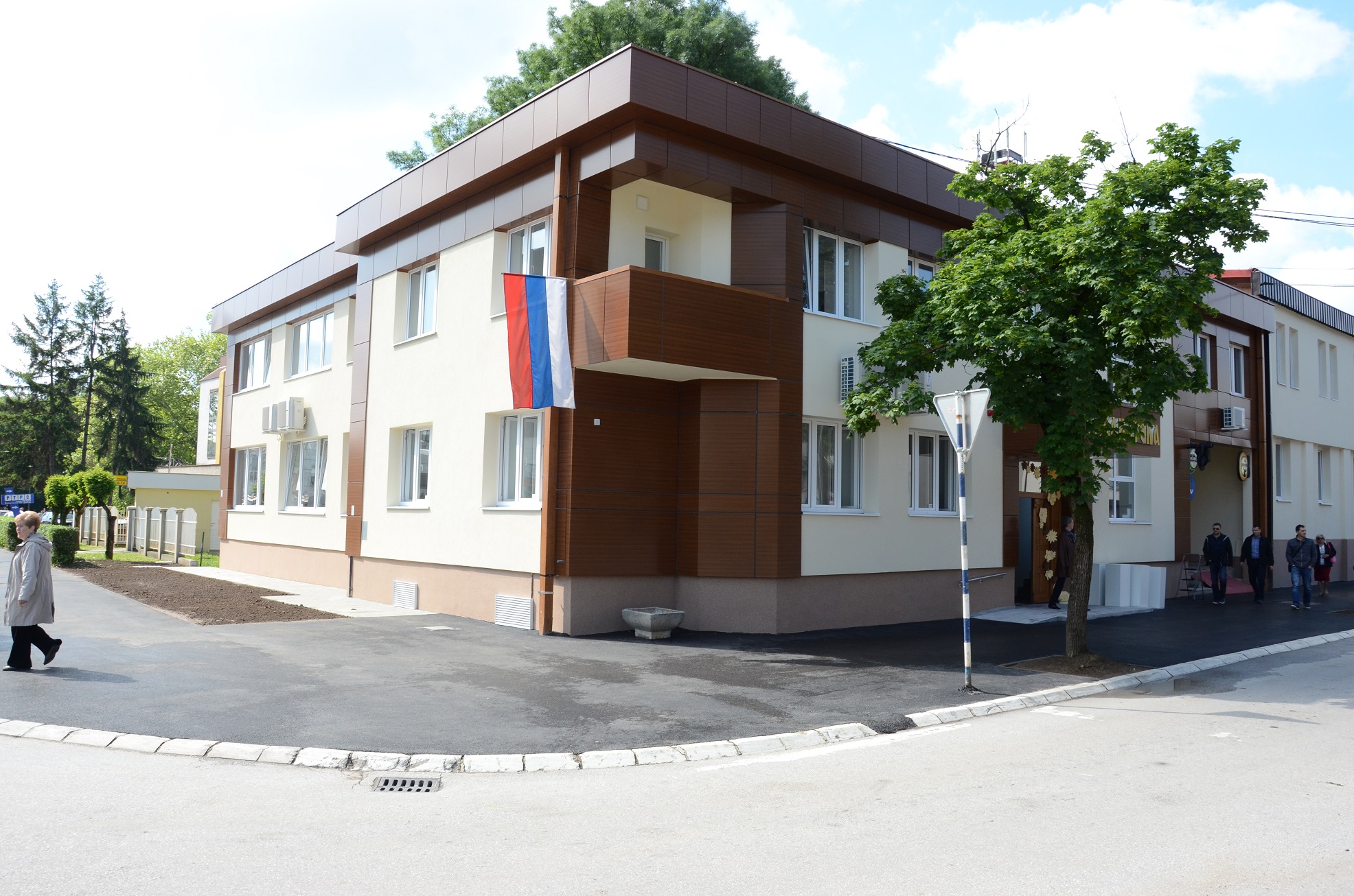 Restituiamo la biblioteca a Doboj di Fondazione Per Leggere con CAeB e ... Restituiamo la biblioteca a Doboj-Fondazione Per Leggere con CAeB e ...