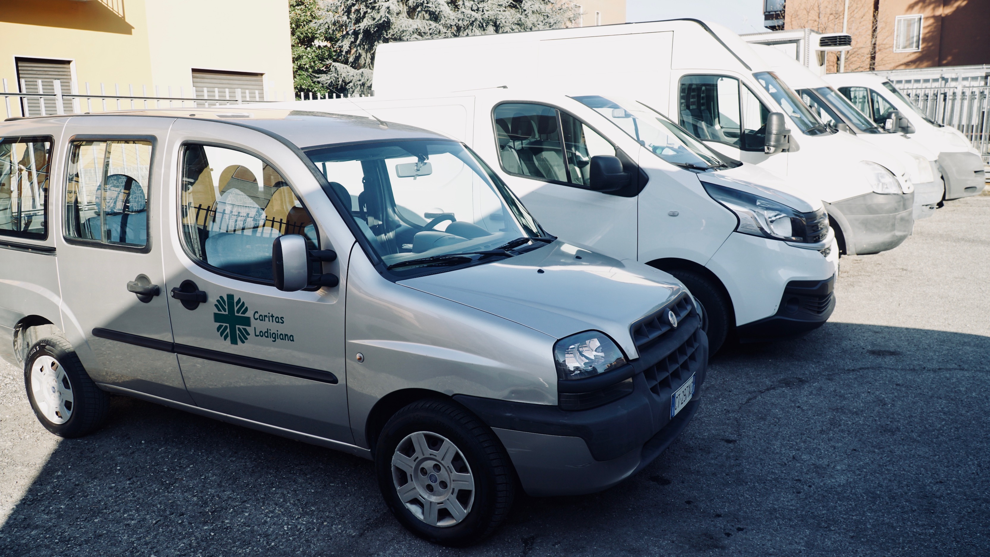 Zona Rossa CoVid-19: acquisto cibo di Emmaus per Caritas Lodigiana Zona Rossa CoVid-19: acquisto cibo-Emmaus per Caritas Lodigiana