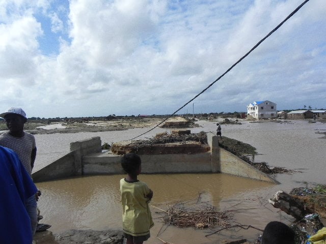 Una mano per il Mozambico di Progetto Colors Una mano per il Mozambico-Progetto Colors