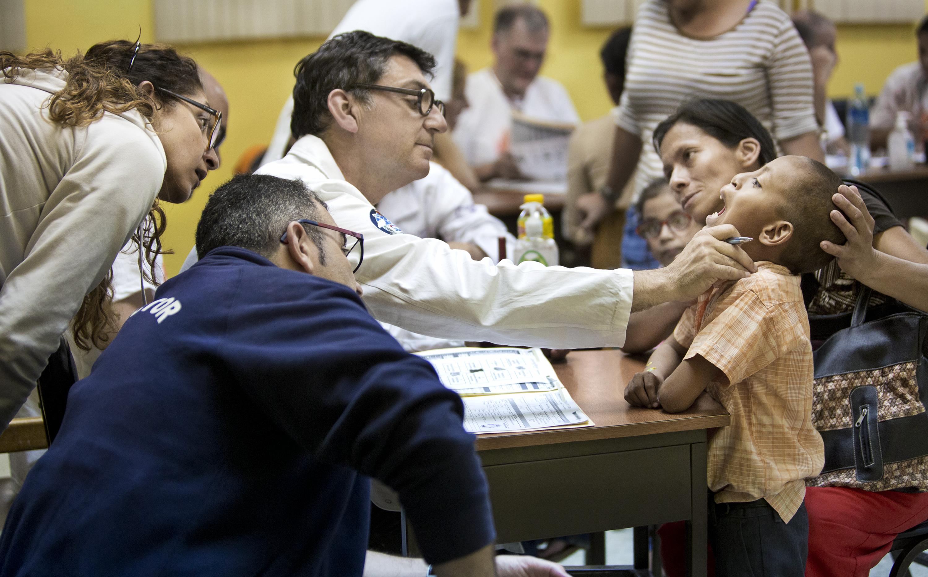 20 NUOVI SORRISI PER L’HONDURAS di Fondazione Operation Smile Italia Onlus 20 NUOVI SORRISI PER L’HONDURAS-Fondazione Operation Smile Italia Onlus