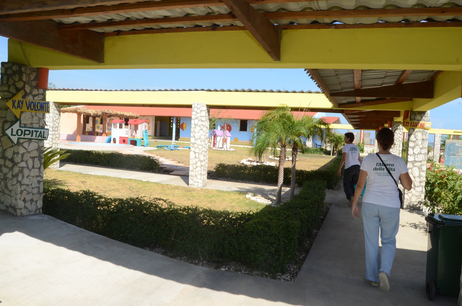 Haiti ha bisogno di noi di L'Albero della Vita Haiti ha bisogno di noi-L'Albero della Vita