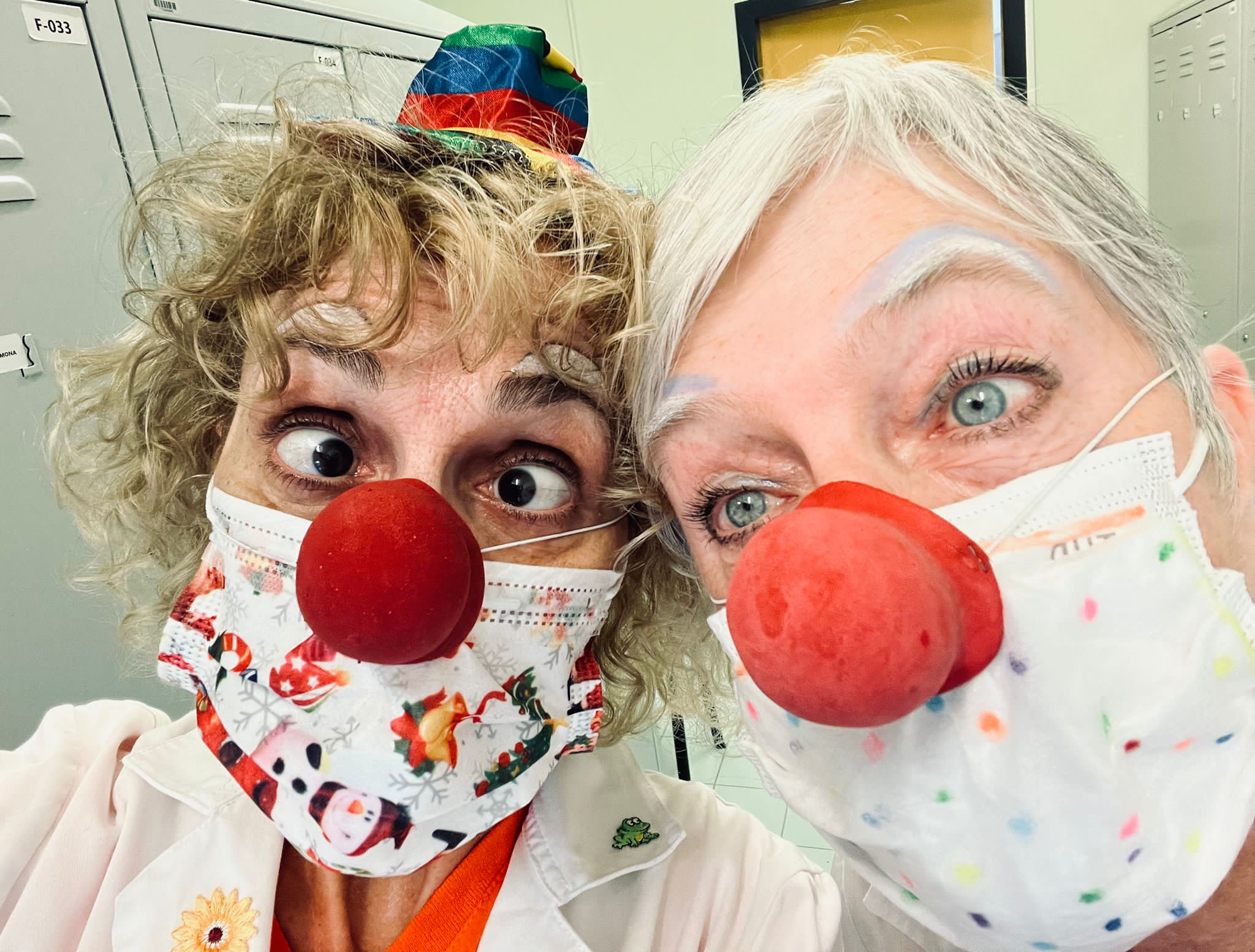 Scuola per Nasi Rossi : che strambata ! di Clown Dottori "Arpa a Dieci Corde" Scuola per Nasi Rossi : che strambata !-Clown Dottori "Arpa a Dieci Corde"