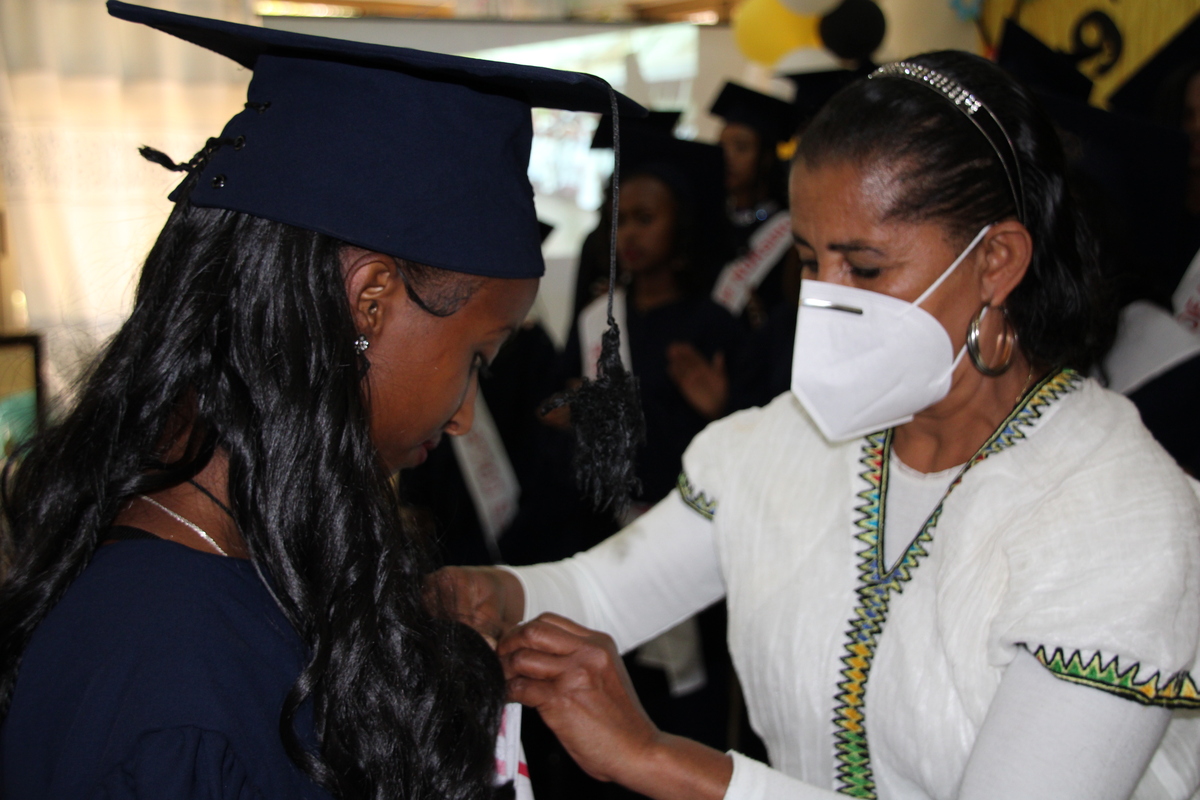 Aiutiamo la scuola di Wolisso! di Medici con l'Africa Cuamm Aiutiamo la scuola di Wolisso!-Medici con l'Africa Cuamm