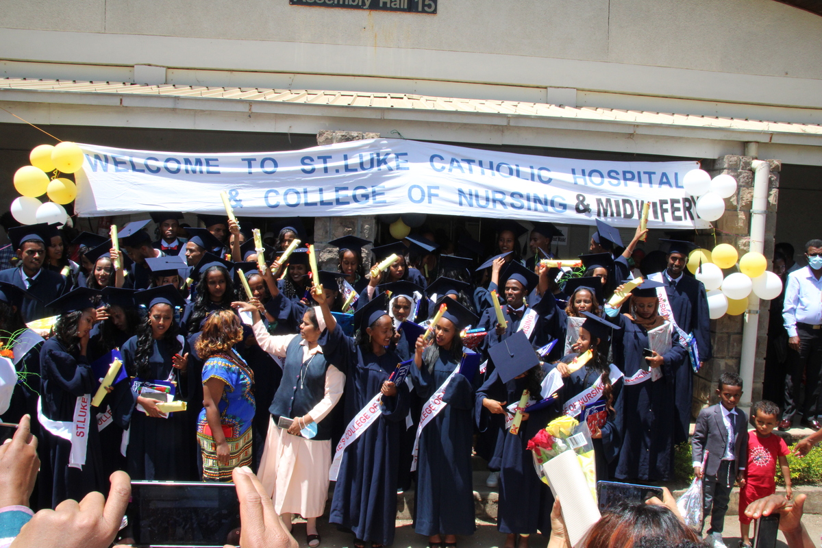 Aiutiamo la scuola di Wolisso! di Medici con l'Africa Cuamm Aiutiamo la scuola di Wolisso!-Medici con l'Africa Cuamm