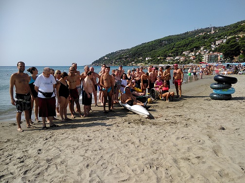 A. A. A. PULLMINO CERCASI di Fondazione Sacra Famiglia Onlus A. A. A. PULLMINO CERCASI-Fondazione Sacra Famiglia Onlus