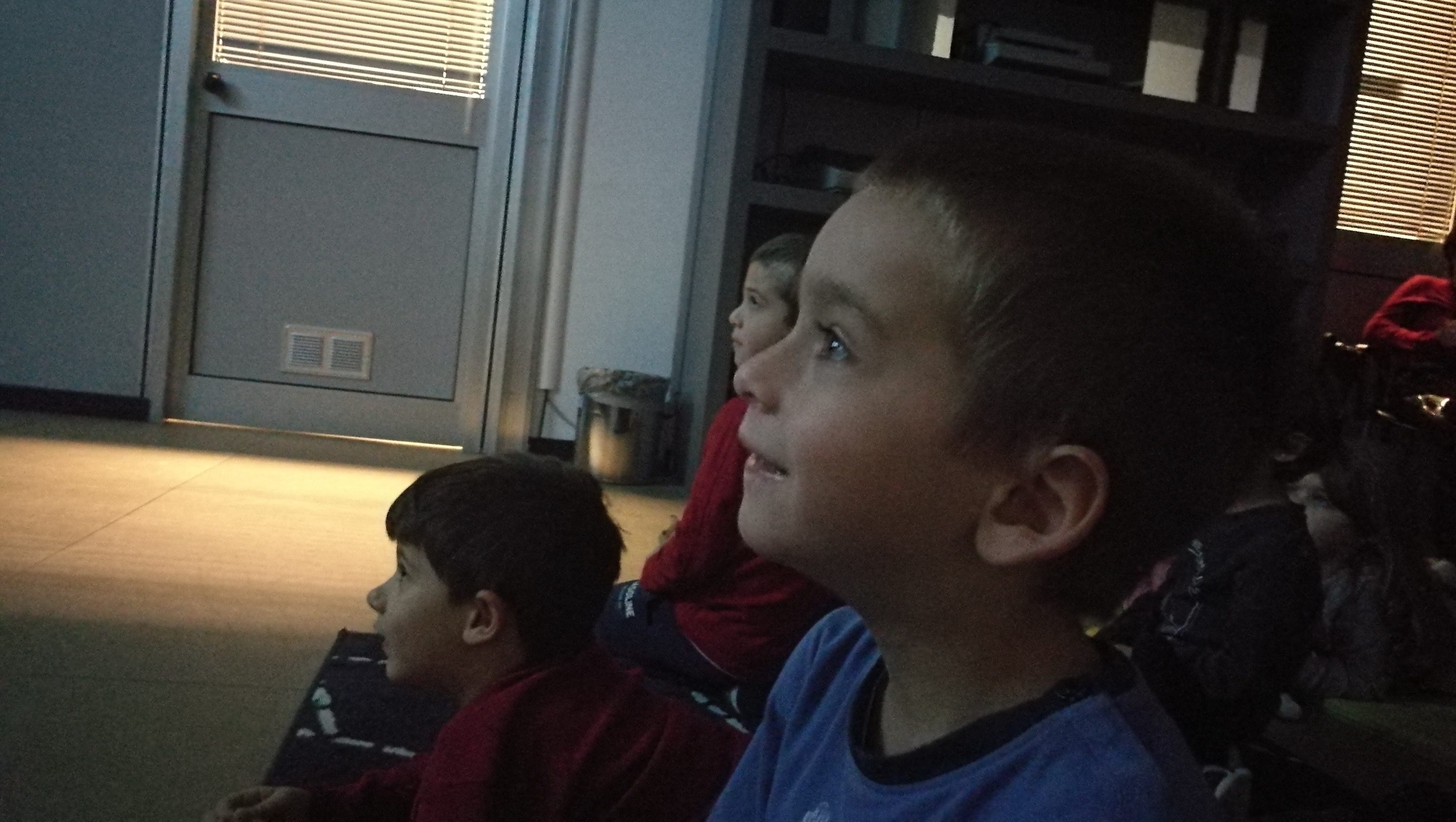 IL CINEMA DA UN METRO DI STATURA di Piccolo Cinema Milano IL CINEMA DA UN METRO DI STATURA-Piccolo Cinema Milano