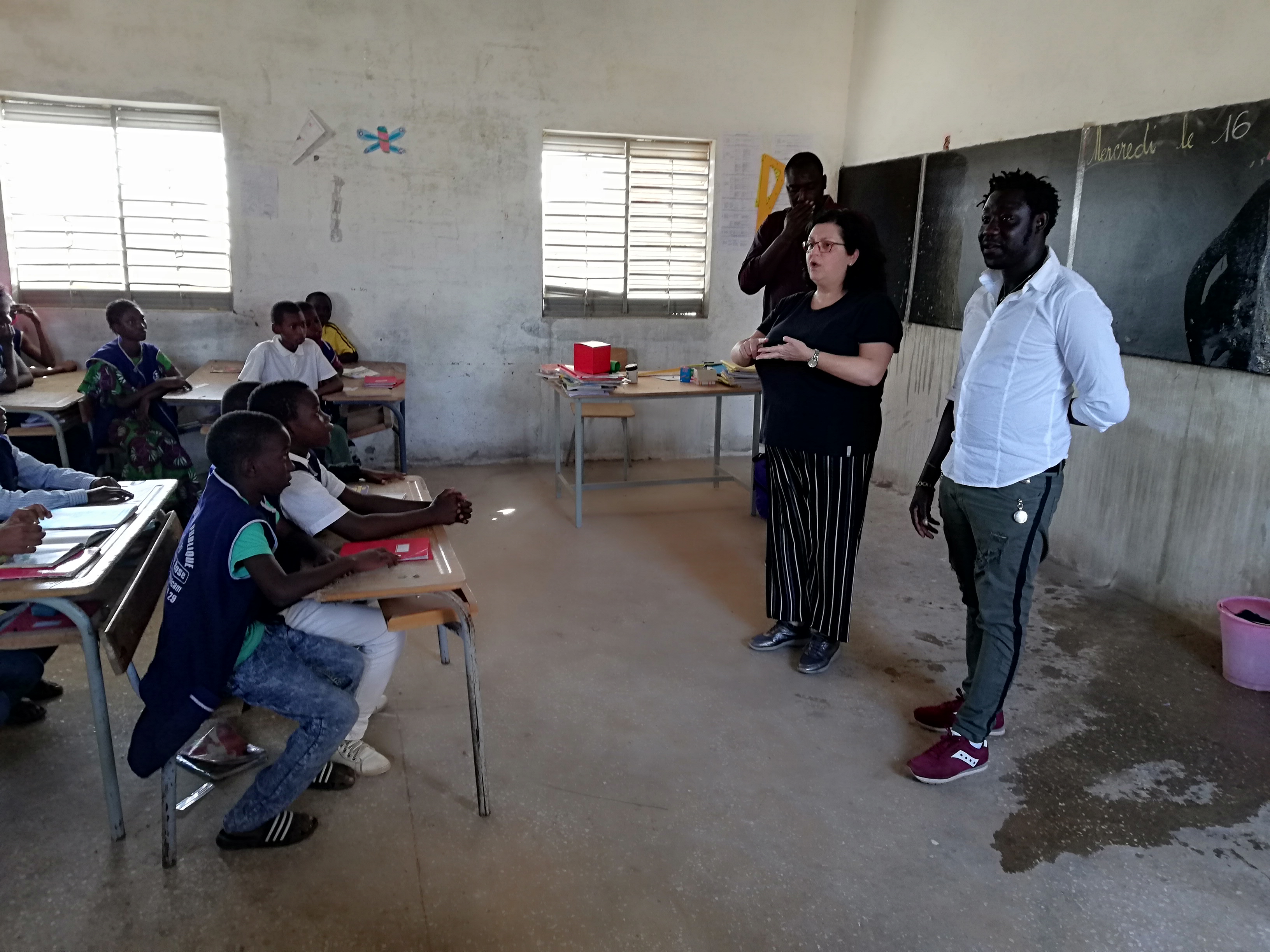 #scuolaSENZAconfini di Istituto Comprensivo Foscolo #scuolaSENZAconfini-Istituto Comprensivo Foscolo