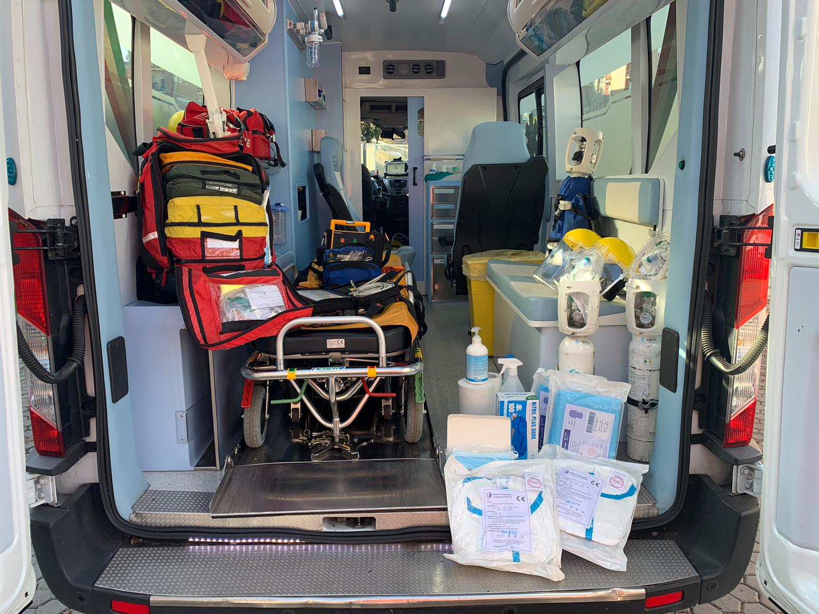 UN PEZZO ALLA VOLTA CI AIUTA AD AIUTARVI di Croce d'Oro Milano UN PEZZO ALLA VOLTA CI AIUTA AD AIUTARVI-Croce d'Oro Milano