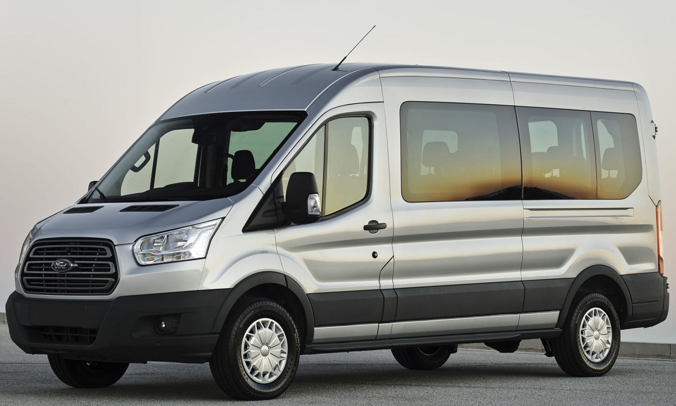 UN PULMINO PER LA PERSONA AL "CENTRO". di Ass. Vivere Sereni UN PULMINO PER LA PERSONA AL "CENTRO".-Ass. Vivere Sereni