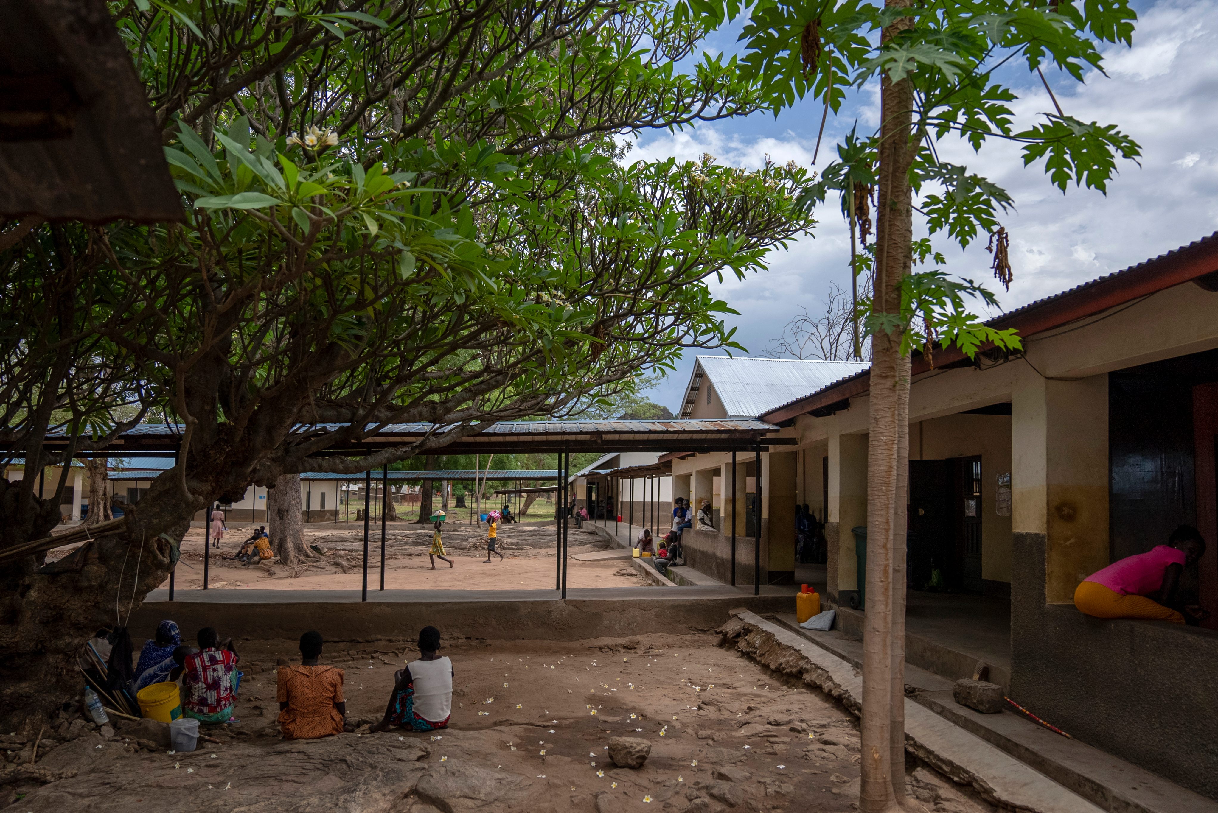 Luce per Lui di Medici con l'Africa Cuamm Luce per Lui-Medici con l'Africa Cuamm