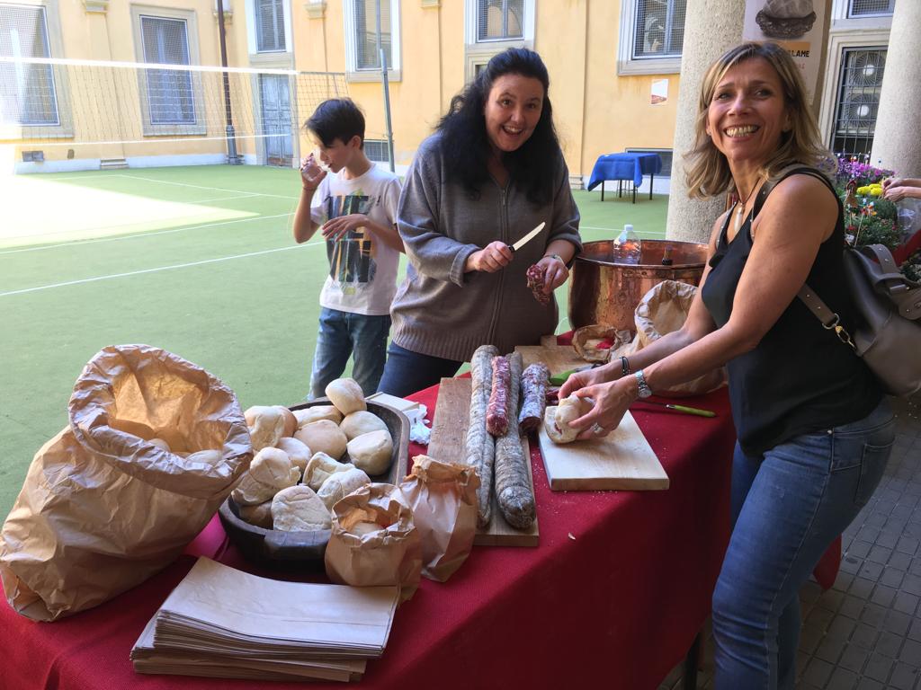 Sostieni una scuola extra-ordinaria! di Associazione Scuola Vivaio Sostieni una scuola extra-ordinaria!-Associazione Scuola Vivaio