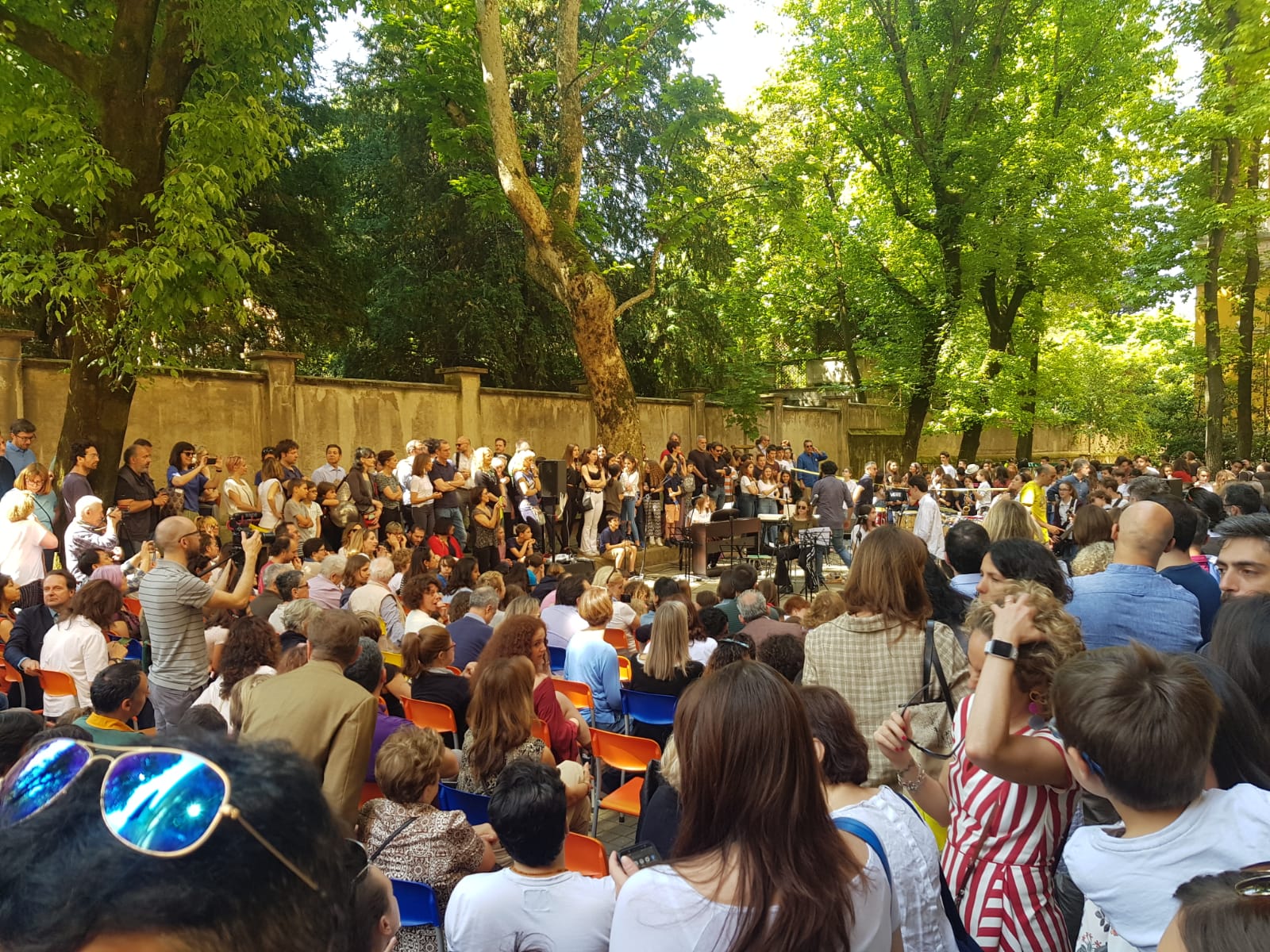 Sostieni una scuola extra-ordinaria! di Associazione Scuola Vivaio Sostieni una scuola extra-ordinaria!-Associazione Scuola Vivaio