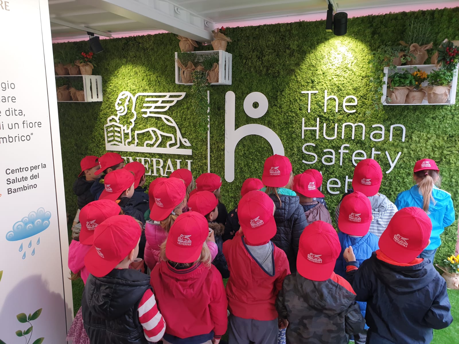 The Human Safety Net For Families di The Human Safety Net The Human Safety Net For Families-The Human Safety Net