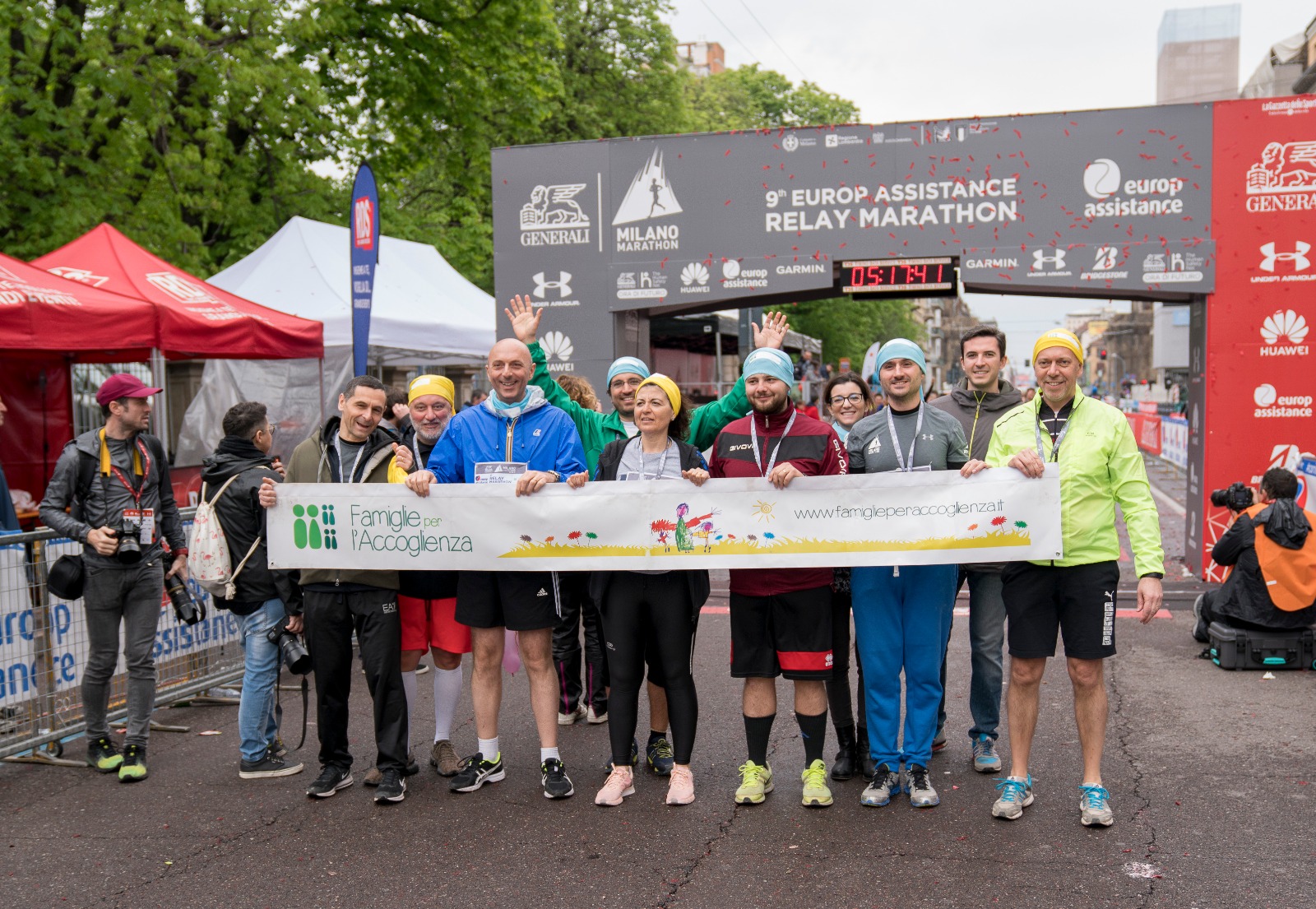 IN CORSA PER DARE UNA DIMORA di FAMIGLIE PER L'ACCOGLIENZA IN CORSA PER DARE UNA DIMORA-FAMIGLIE PER L'ACCOGLIENZA