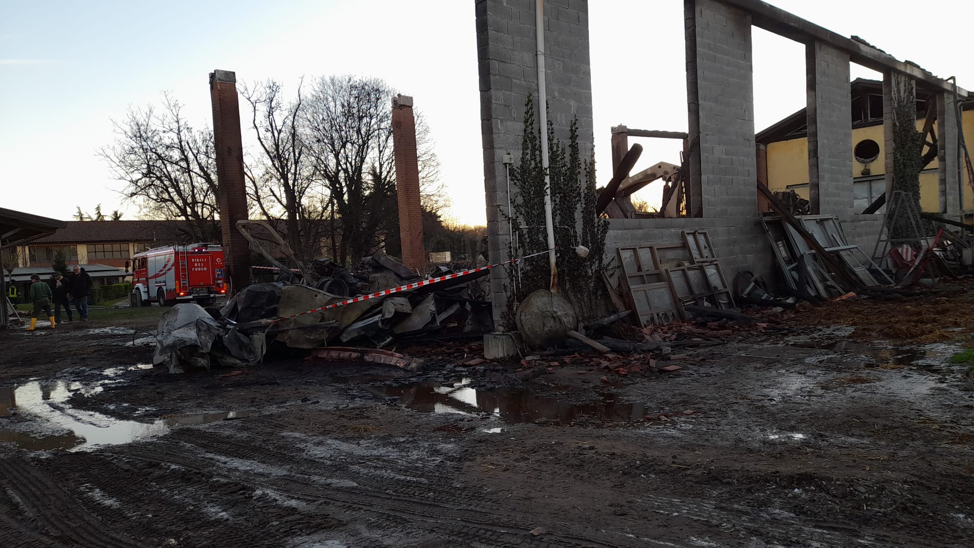 RicostruiAMO CASCINA BIBLIOTECA di Cascina Biblioteca RicostruiAMO CASCINA BIBLIOTECA-Cascina Biblioteca