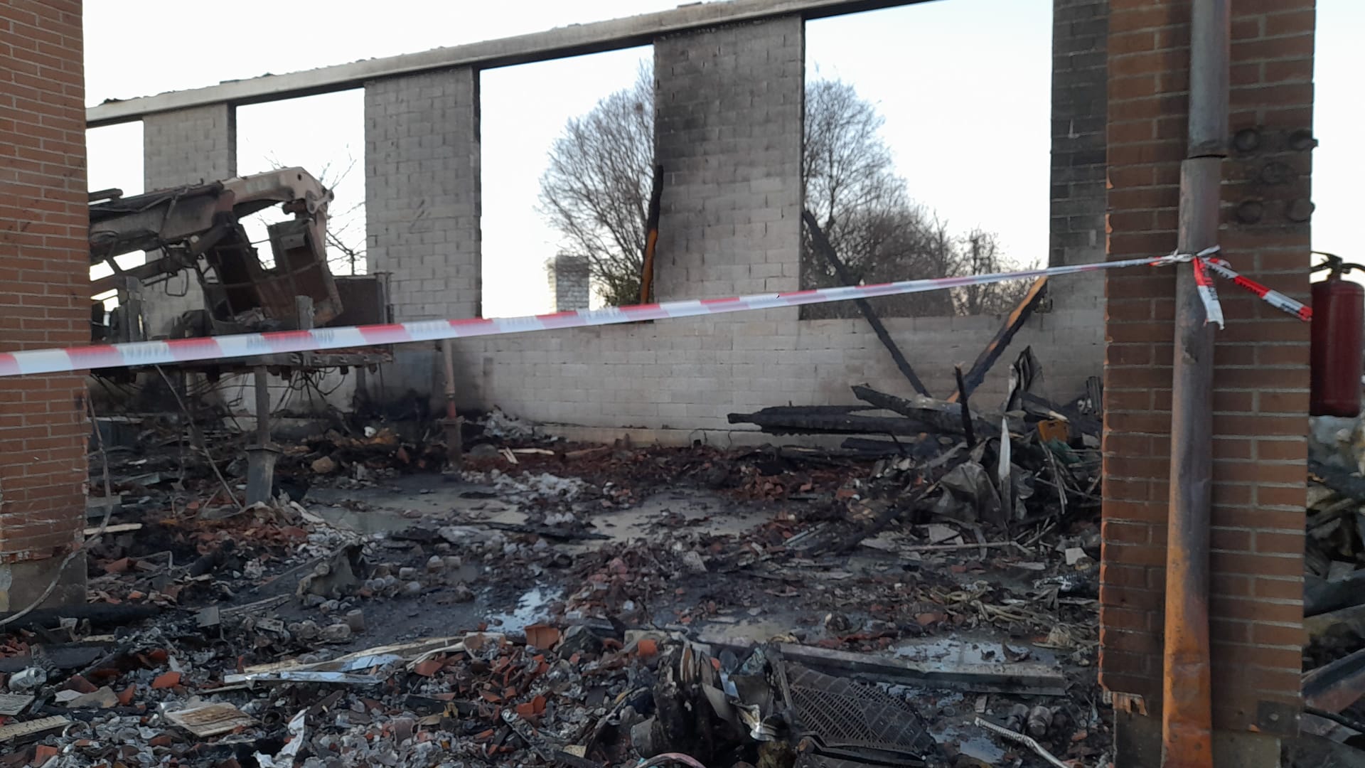 RicostruiAMO CASCINA BIBLIOTECA di Cascina Biblioteca RicostruiAMO CASCINA BIBLIOTECA-Cascina Biblioteca