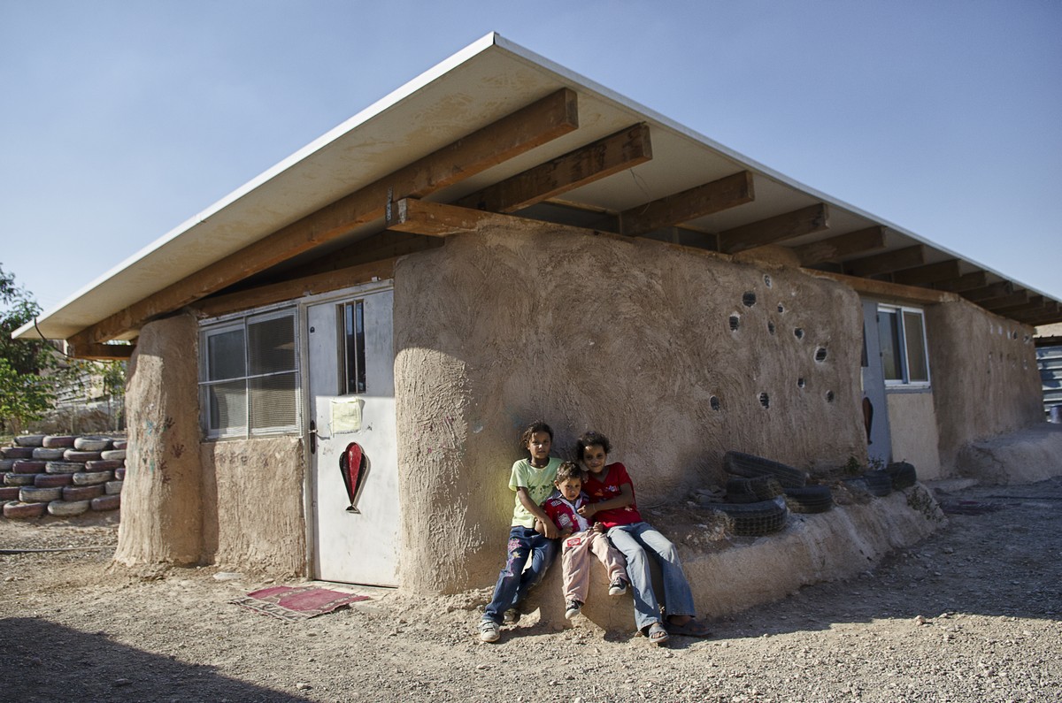 Fondo Emergenza per Khan al Ahmar di Vento di Terra ONG Fondo Emergenza per Khan al Ahmar-Vento di Terra ONG