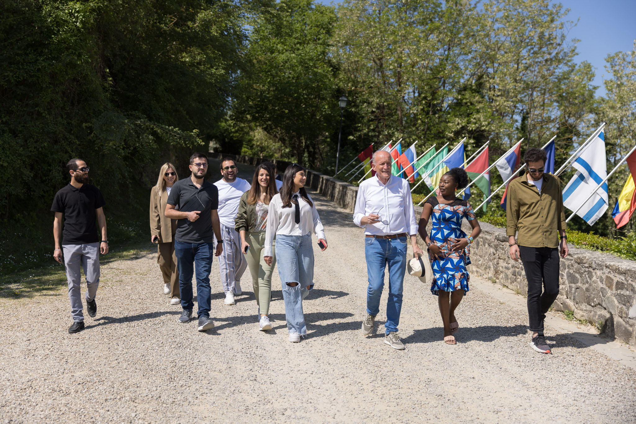 Giovani nemici, insieme per la Pace! di Rondine Cittadella della Pace Giovani nemici, insieme per la Pace!-Rondine Cittadella della Pace