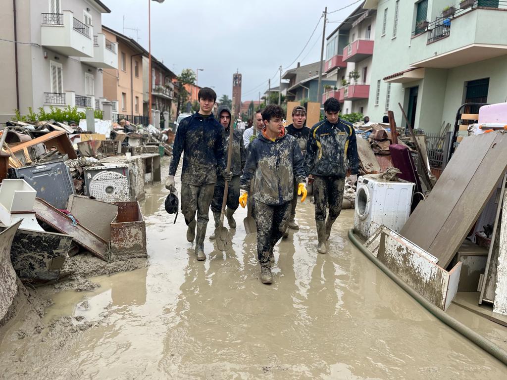 Ri-diamo un sorriso alla Romagna di A.M.A.Re - auto mutuo aiuto reumatici Ri-diamo un sorriso alla Romagna-A.M.A.Re - auto mutuo aiuto reumatici