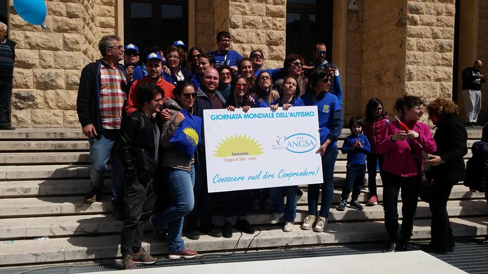 Un pulmino per raggio di sole di Raggio di Sole Onlus Un pulmino per raggio di sole-Raggio di Sole Onlus