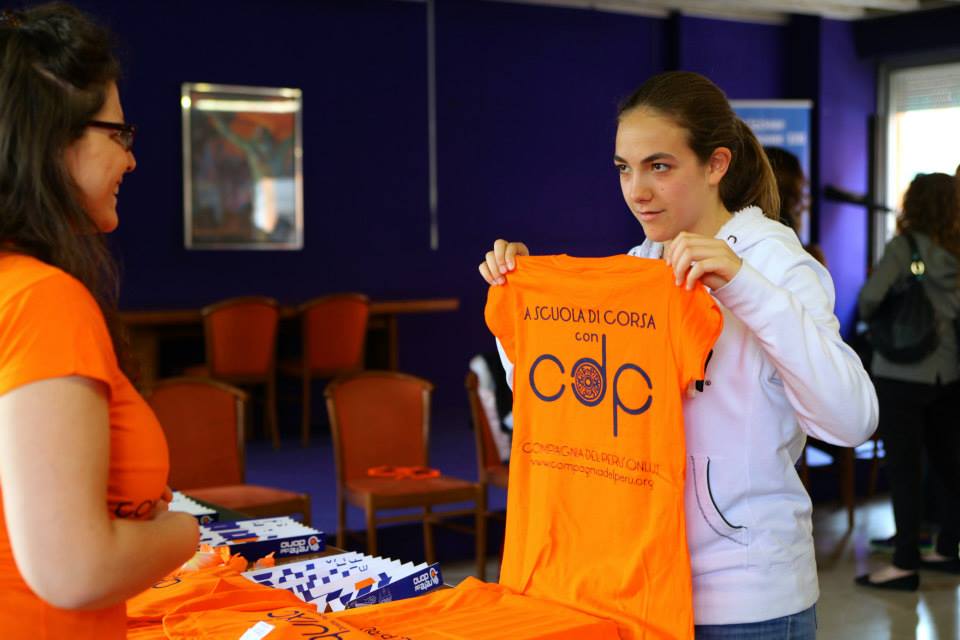 A SCUOLA DI CORSA! di Compagnia del Perù Onlus A SCUOLA DI CORSA!-Compagnia del Perù Onlus