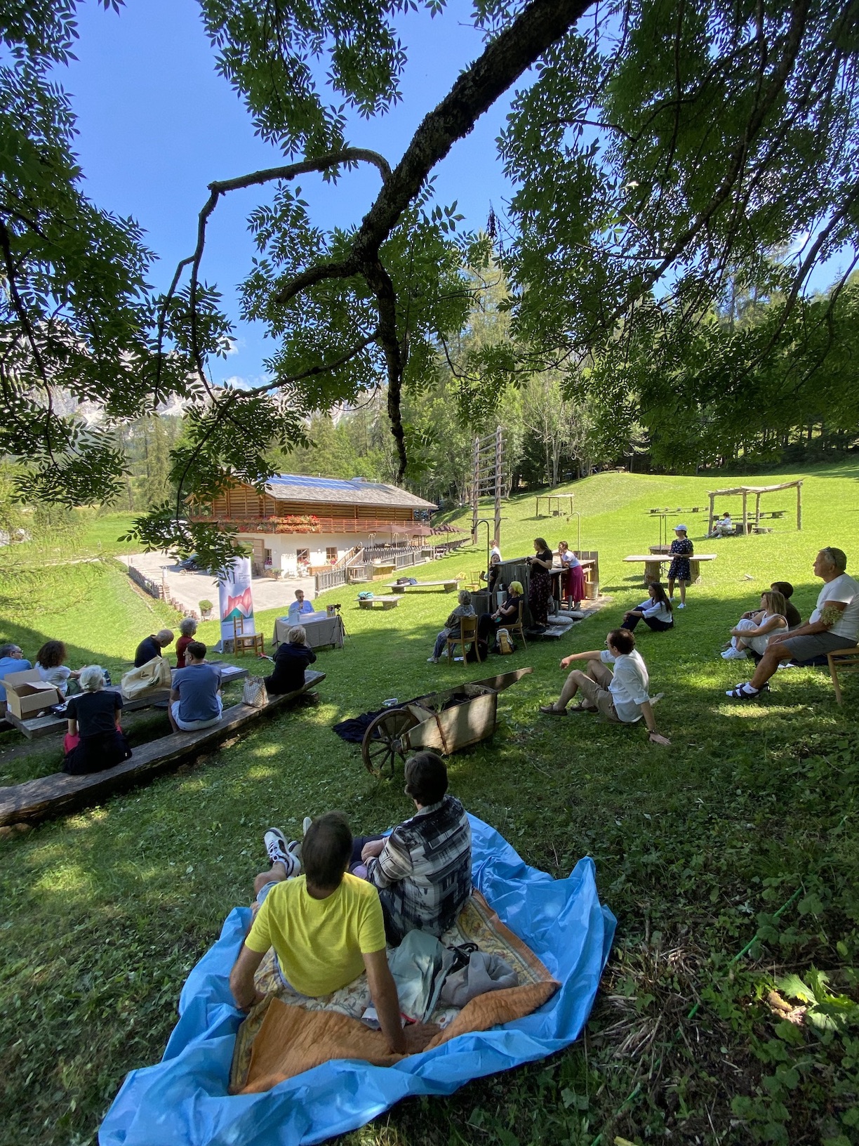 Cortina è tua. Dolomiti frontiera aperta di Una Montagna di Libri Cortina d'Ampezzo Cortina è tua. Dolomiti frontiera aperta-Una Montagna di Libri Cortina d'Ampezzo