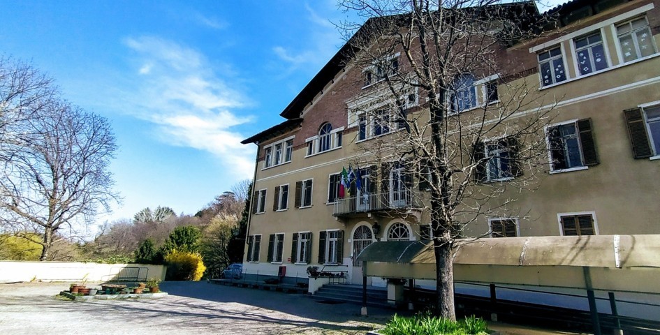 Sulle note di una splendida infanzia di I. C. Bruno Caccia Sulle note di una splendida infanzia-I. C. Bruno Caccia