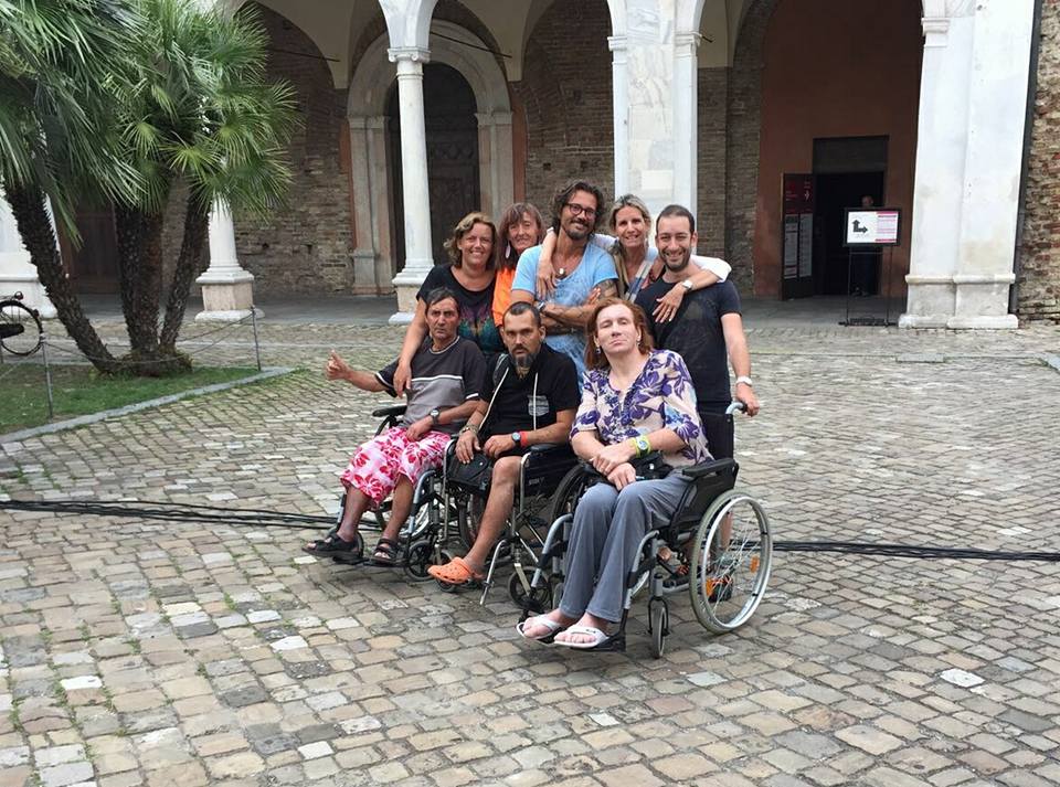 "Vengo anch'io" - automezzo attrezzato di La Ricerca "Vengo anch'io" - automezzo attrezzato- La Ricerca