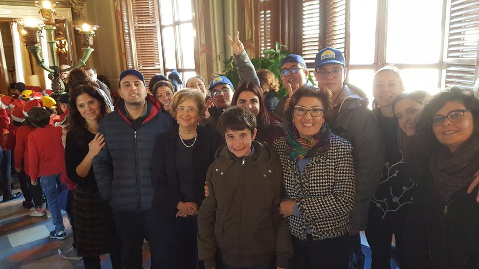 Un pulmino per raggio di sole di Raggio di Sole Onlus Un pulmino per raggio di sole-Raggio di Sole Onlus