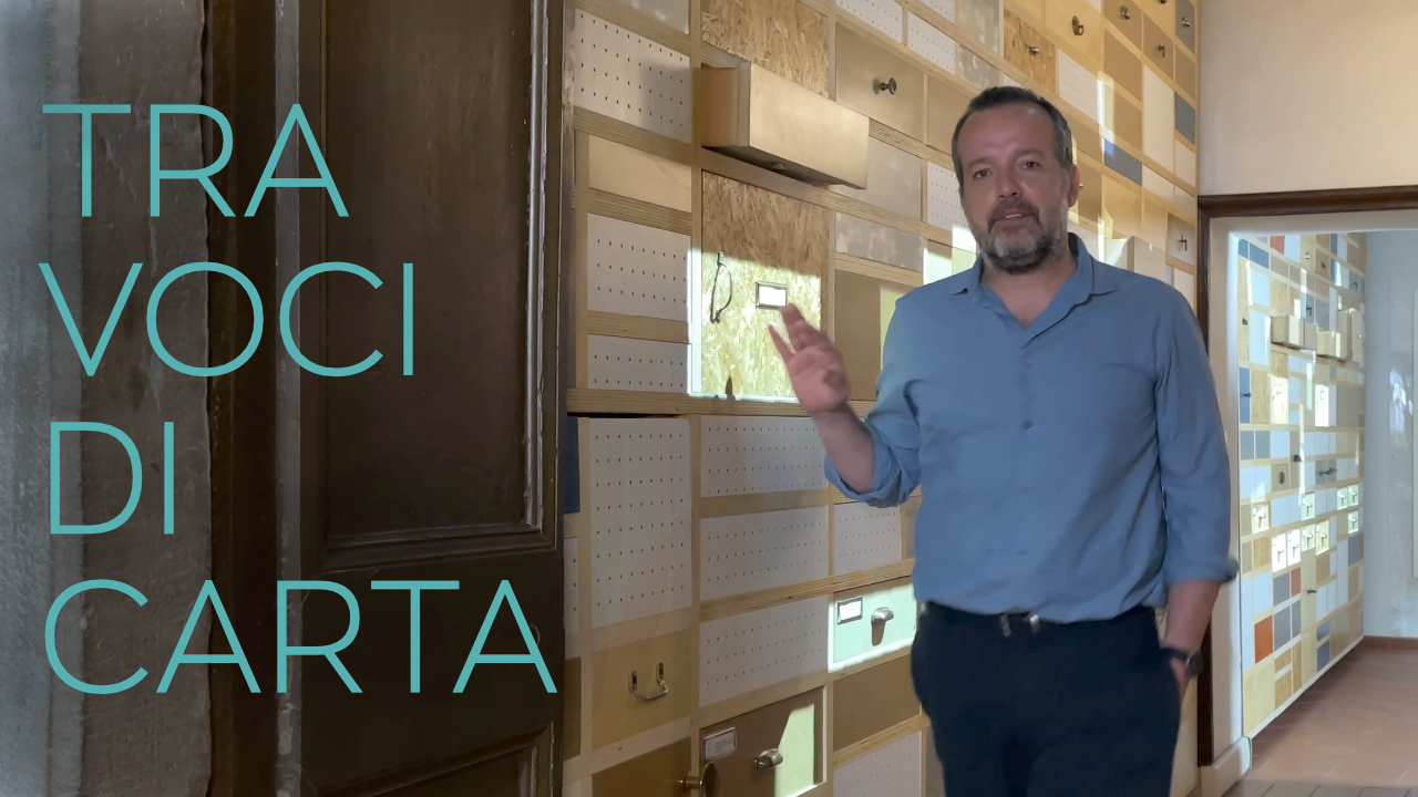 Tra voci di carta di Promemoria Tra voci di carta-Promemoria