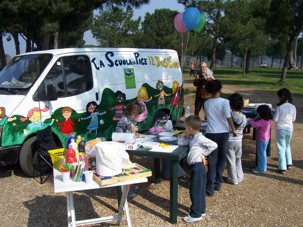 Ripartiamo con la Carovana della Gioia di La Scuola di Pace Ripartiamo con la Carovana della Gioia-La Scuola di Pace
